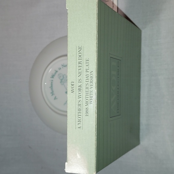 Vintage 1988 Avon Mother's Day Plate in Original Box - Picture 7 of 7